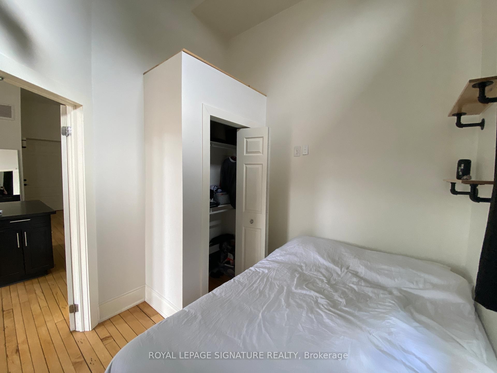 202-200 Stinson Street, Hamilton, ON - Indoor Photo Showing Bedroom
