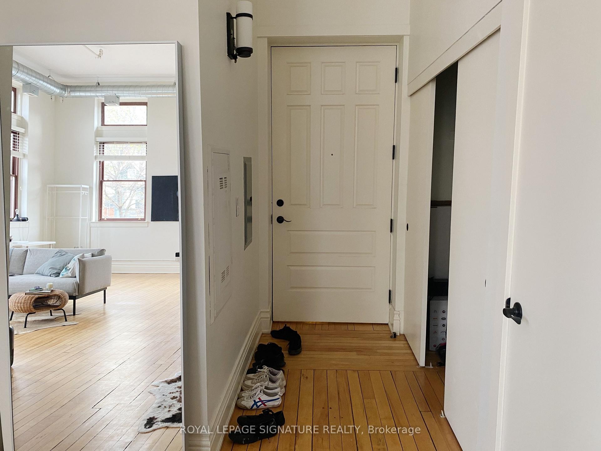 202-200 Stinson Street, Hamilton, ON - Indoor Photo Showing Other Room