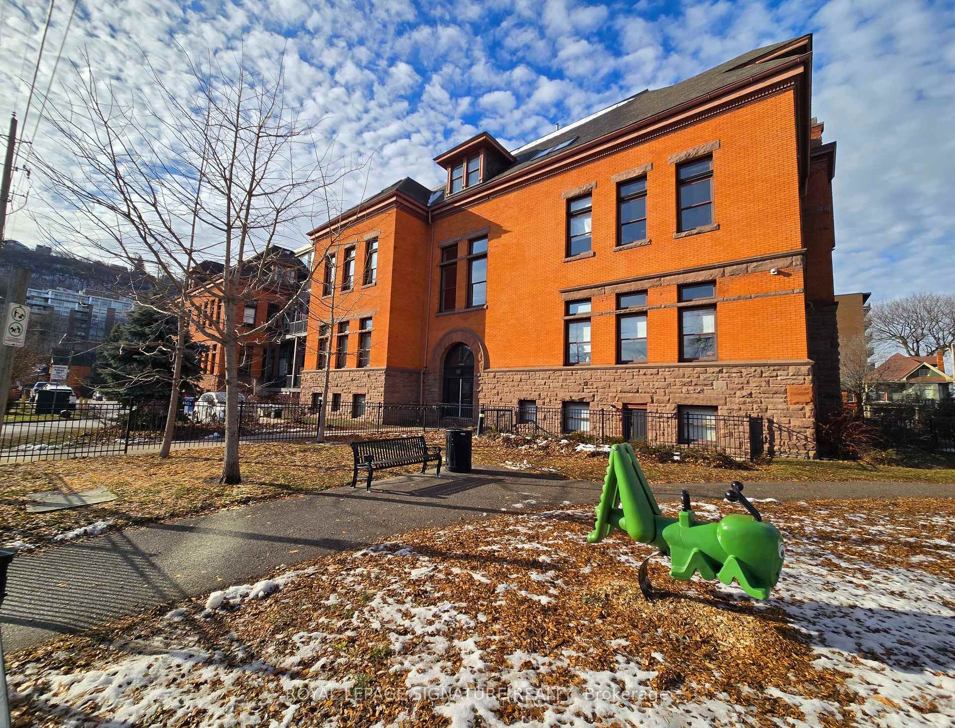 202-200 Stinson Street, Hamilton, ON - Outdoor