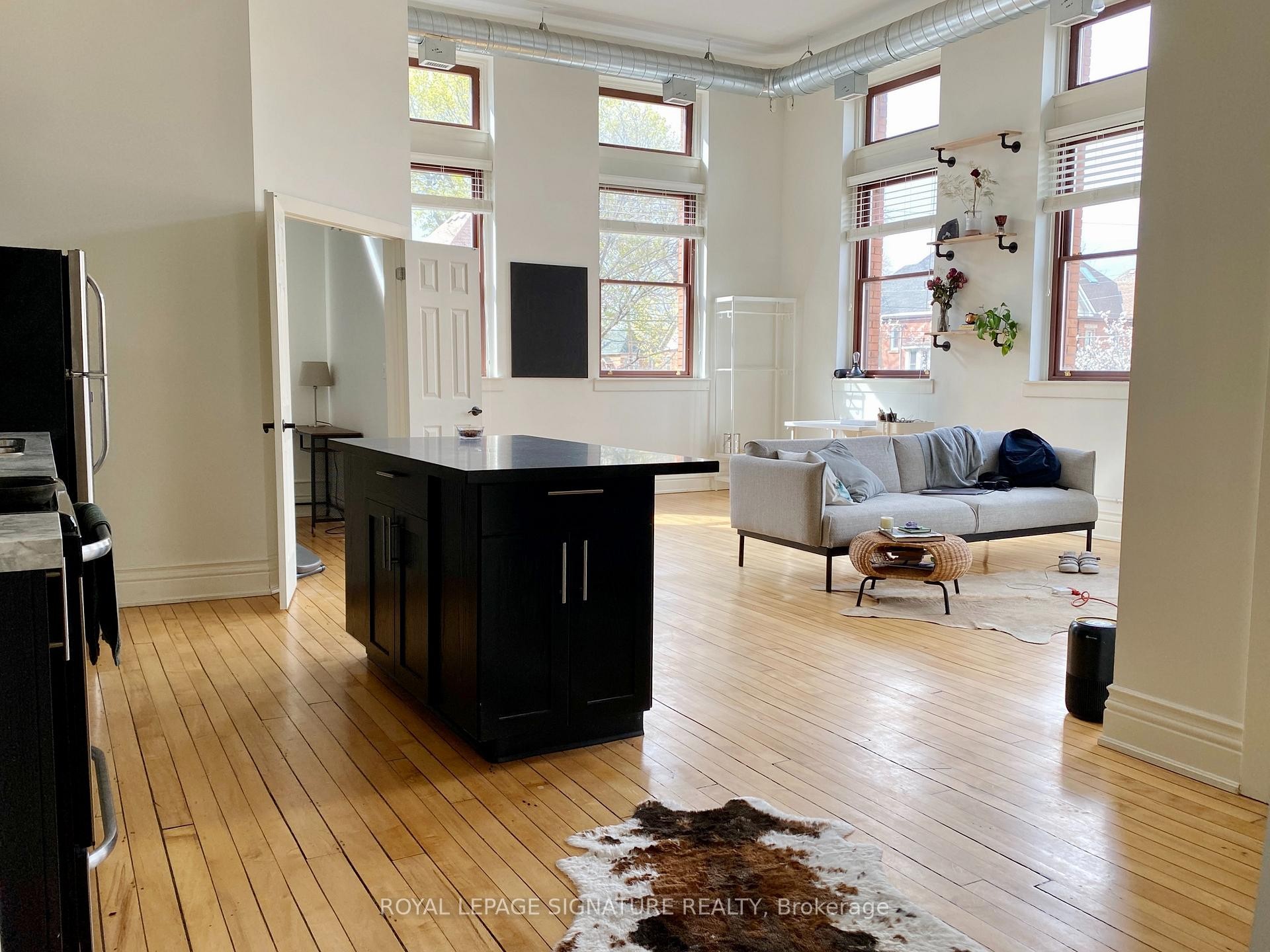 202-200 Stinson Street, Hamilton, ON - Indoor