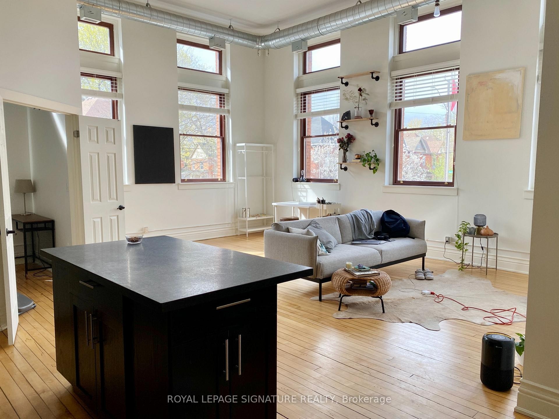 202-200 Stinson Street, Hamilton, ON - Indoor