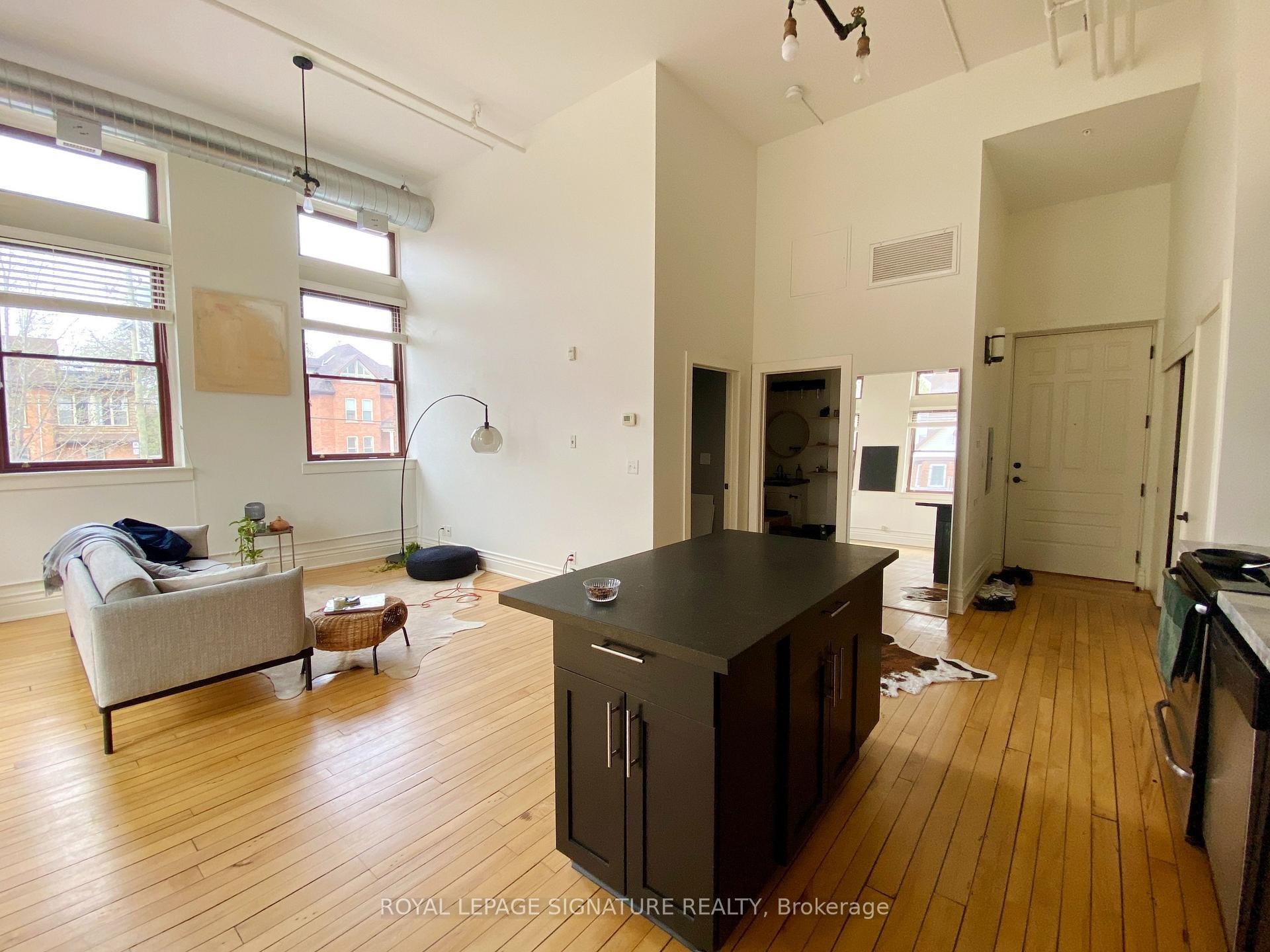 202-200 Stinson Street, Hamilton, ON - Indoor