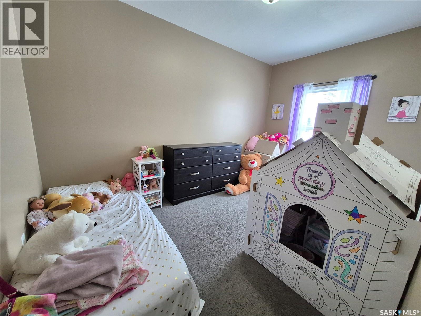 202 Saskatchewan Avenue, Pangman, SK - Indoor Photo Showing Bedroom