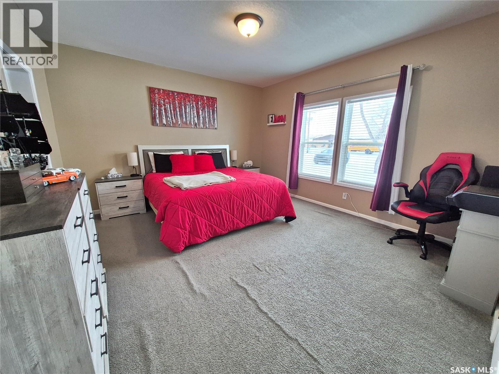 202 Saskatchewan Avenue, Pangman, SK - Indoor Photo Showing Bedroom