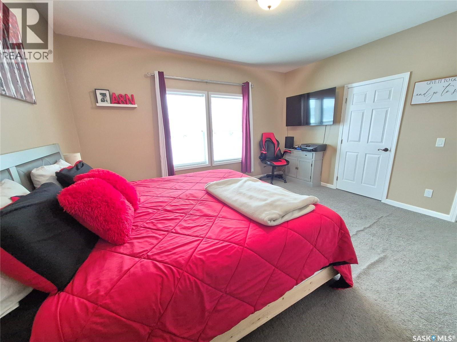 202 Saskatchewan Avenue, Pangman, SK - Indoor Photo Showing Bedroom