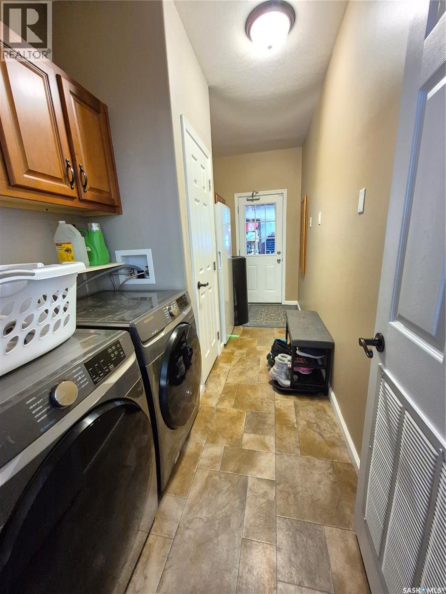 202 Saskatchewan Avenue, Pangman, SK - Indoor Photo Showing Laundry Room
