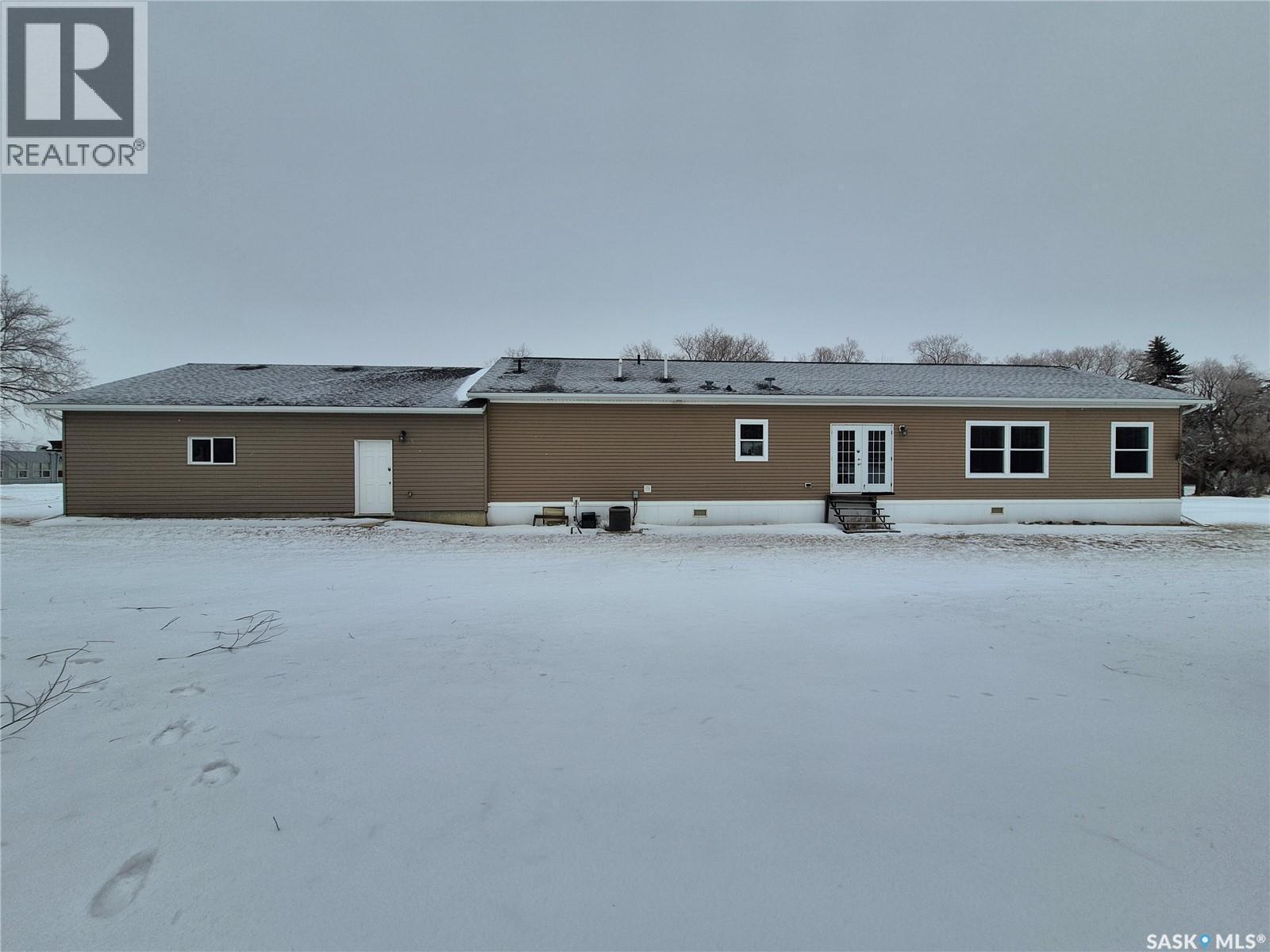 202 Saskatchewan Avenue, Pangman, SK - Outdoor