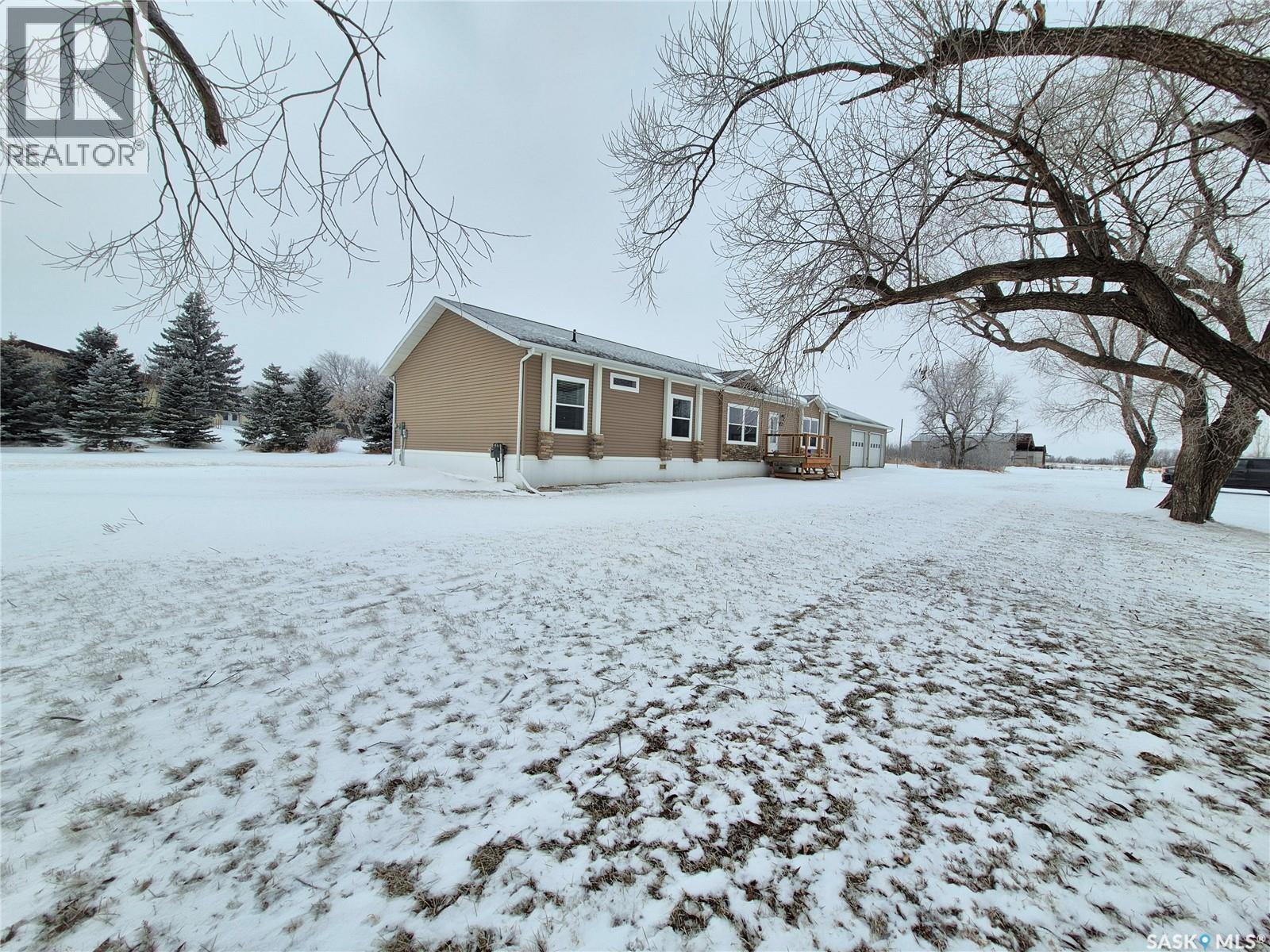 202 Saskatchewan Avenue, Pangman, SK - Outdoor