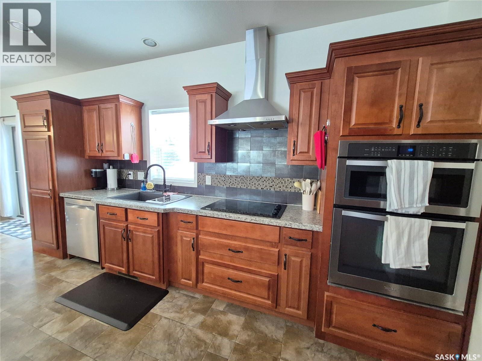 202 Saskatchewan Avenue, Pangman, SK - Indoor Photo Showing Kitchen