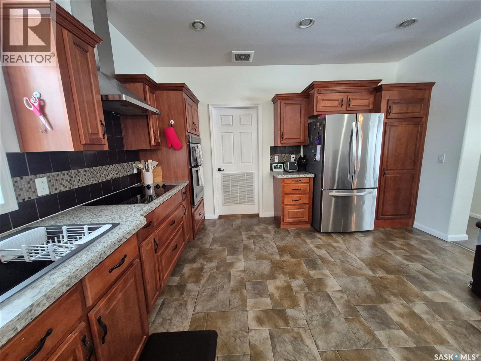 202 Saskatchewan Avenue, Pangman, SK - Indoor Photo Showing Kitchen