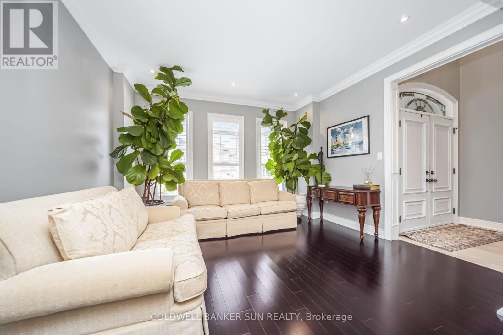 58 Copeland Crescent, Innisfil, ON - Indoor Photo Showing Living Room