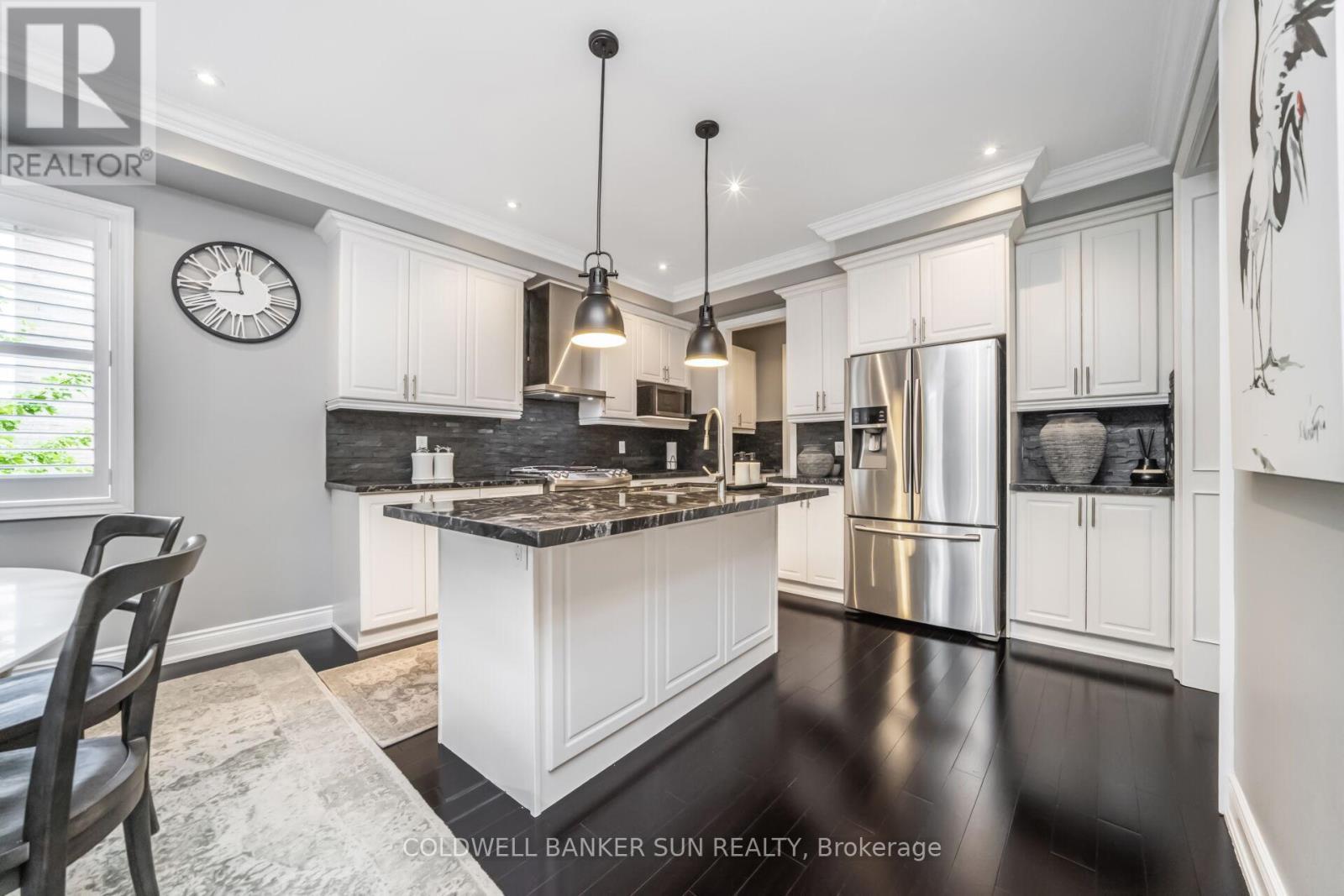 58 Copeland Crescent, Innisfil, ON - Indoor Photo Showing Kitchen With Upgraded Kitchen