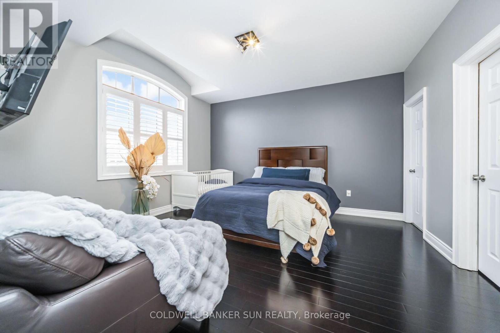 58 Copeland Crescent, Innisfil, ON - Indoor Photo Showing Bedroom
