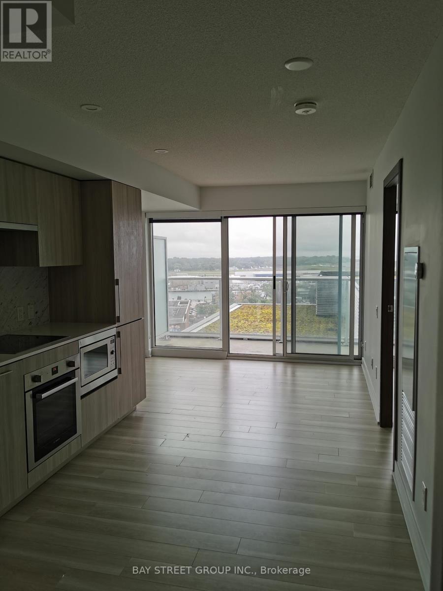 1616 - 17 Bathurst Street, Toronto, ON - Indoor