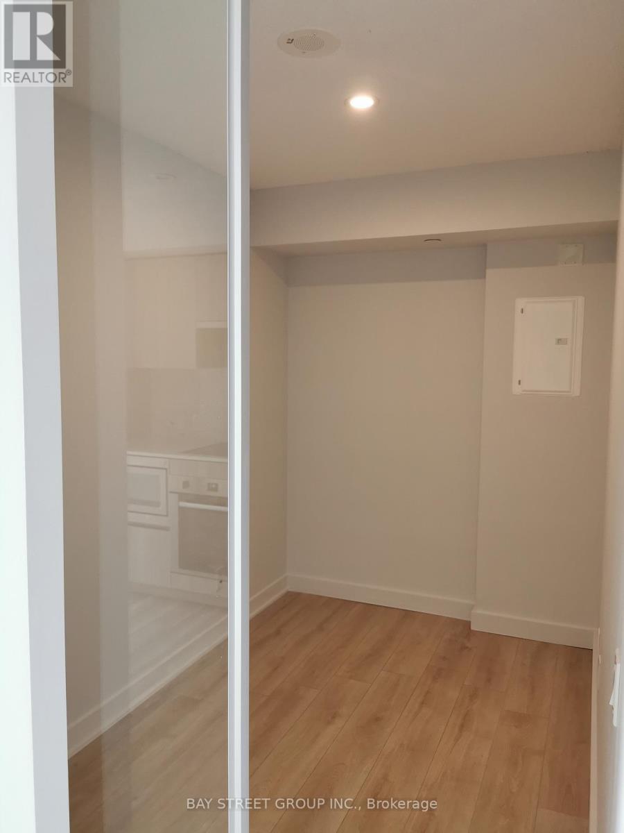 1616 - 17 Bathurst Street, Toronto, ON - Indoor