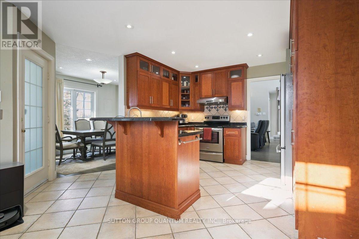 629 Burning Bush Road, Waterloo, ON - Indoor Photo Showing Kitchen