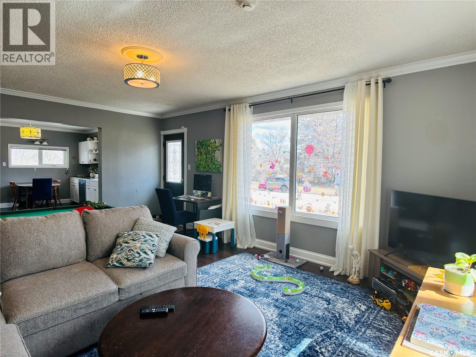 208 Forget Street, Stoughton, SK - Indoor Photo Showing Living Room