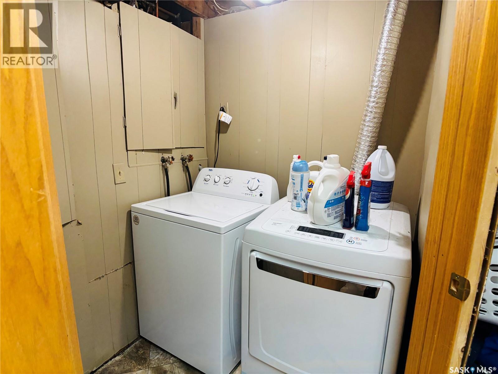 208 Forget Street, Stoughton, SK - Indoor Photo Showing Laundry Room