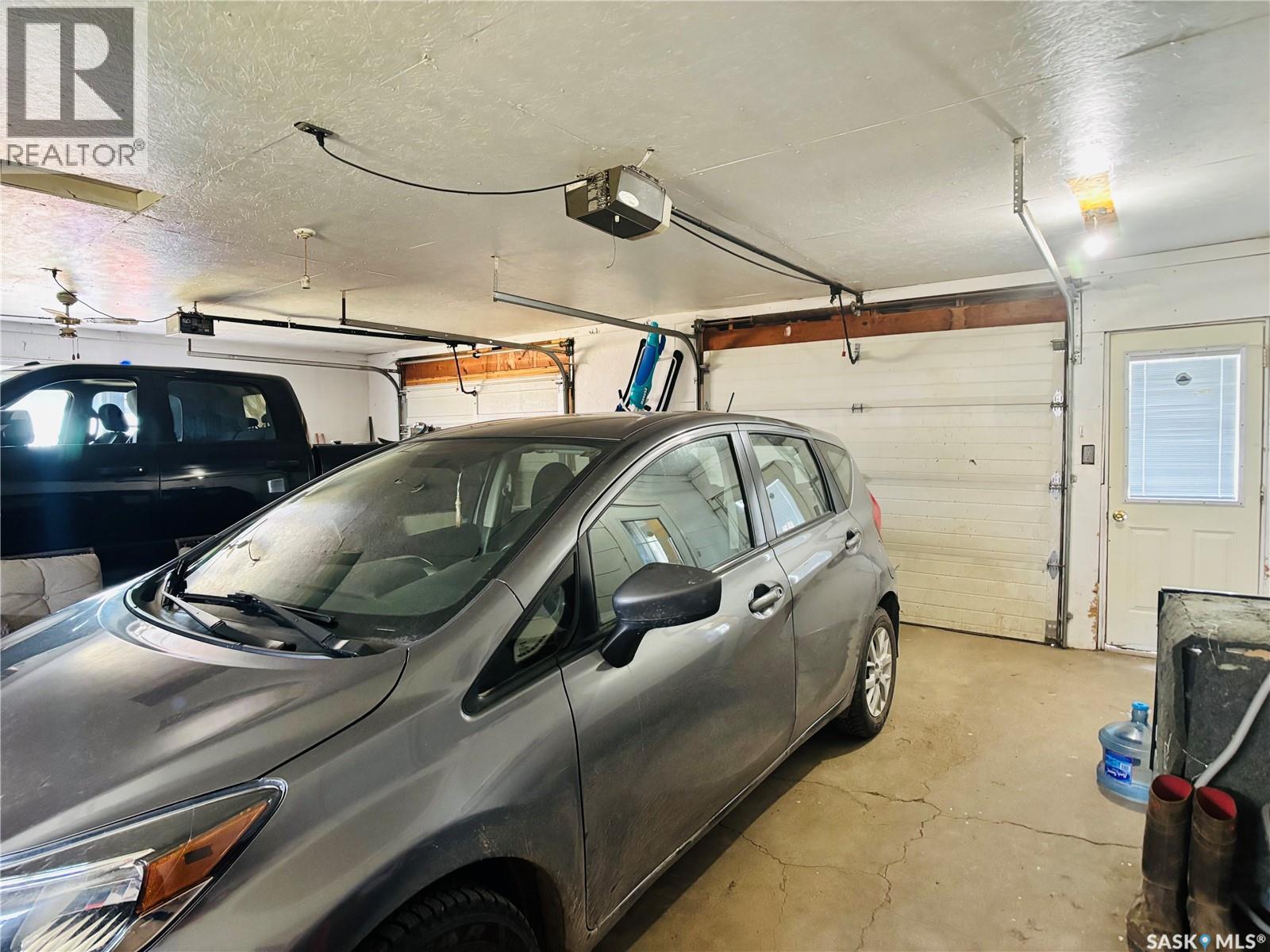 208 Forget Street, Stoughton, SK - Indoor Photo Showing Garage