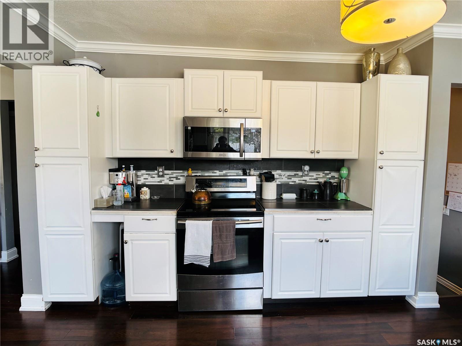 208 Forget Street, Stoughton, SK - Indoor Photo Showing Kitchen