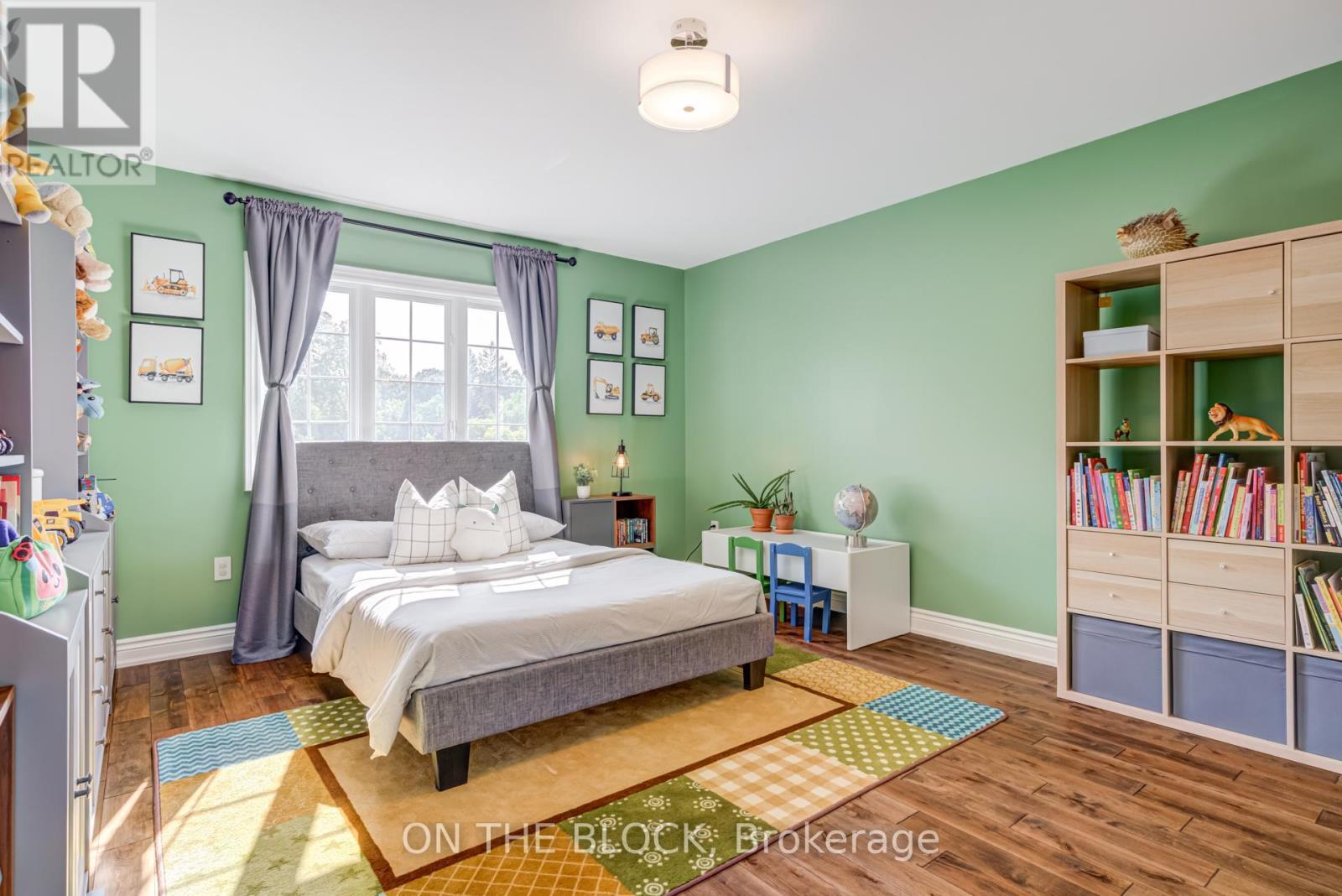 2212 Oneida Court, Mississauga, ON - Indoor Photo Showing Bedroom