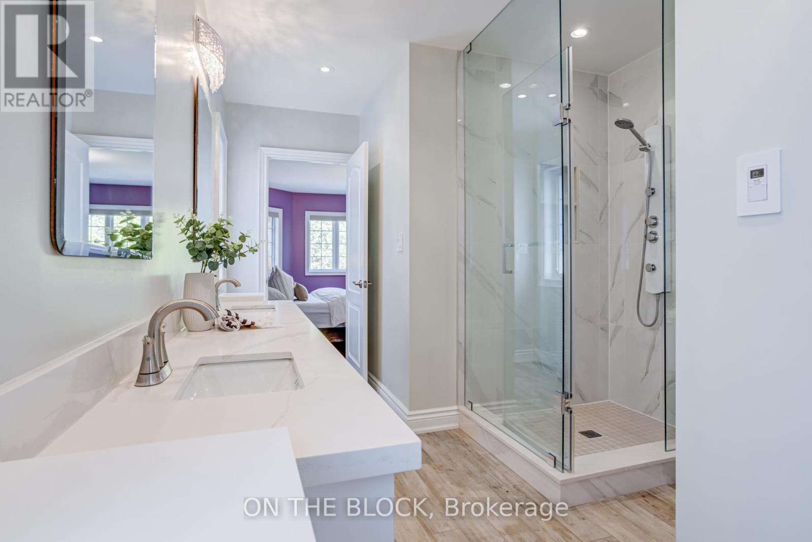 2212 Oneida Court, Mississauga, ON - Indoor Photo Showing Bathroom