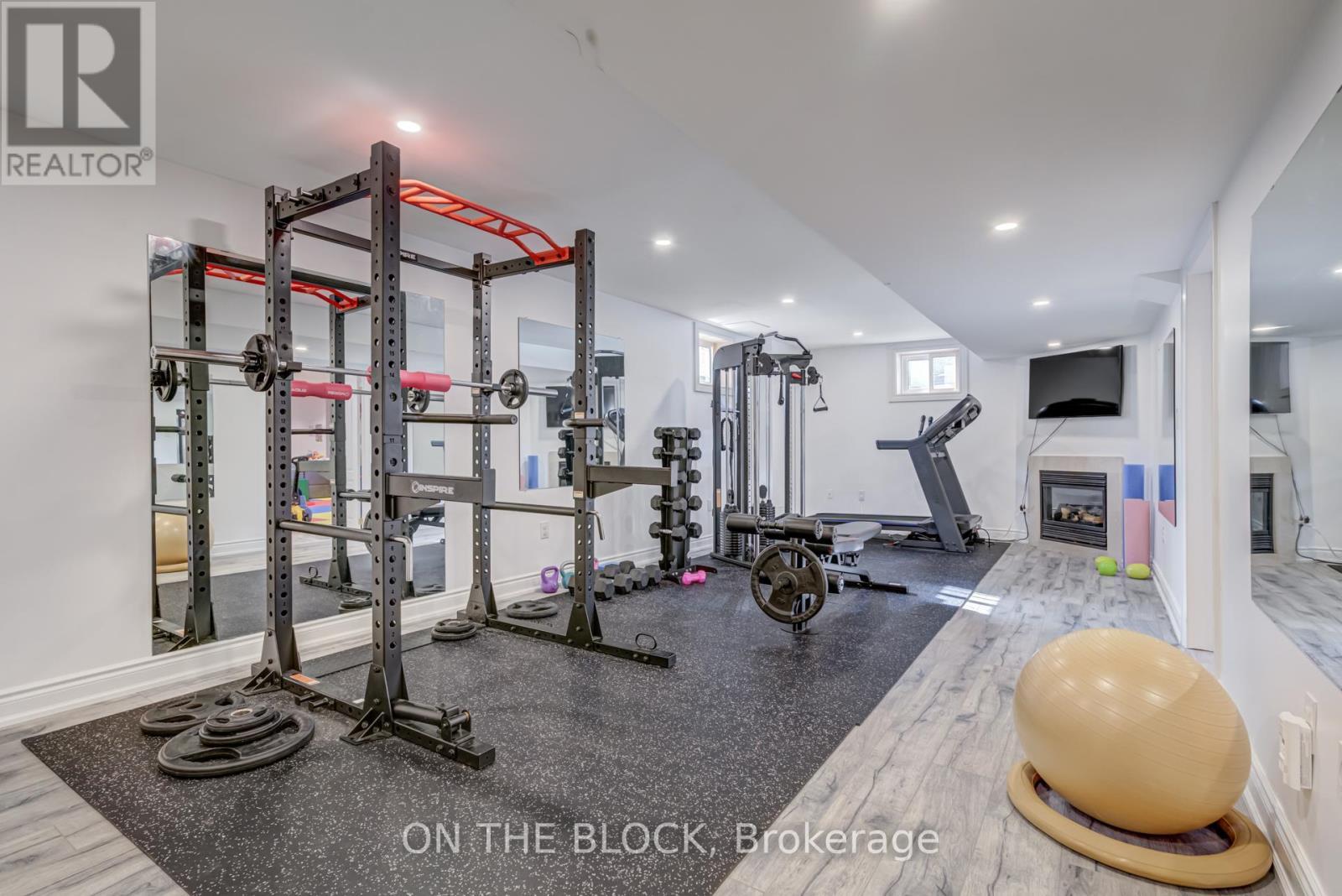 2212 Oneida Court, Mississauga, ON - Indoor Photo Showing Gym Room