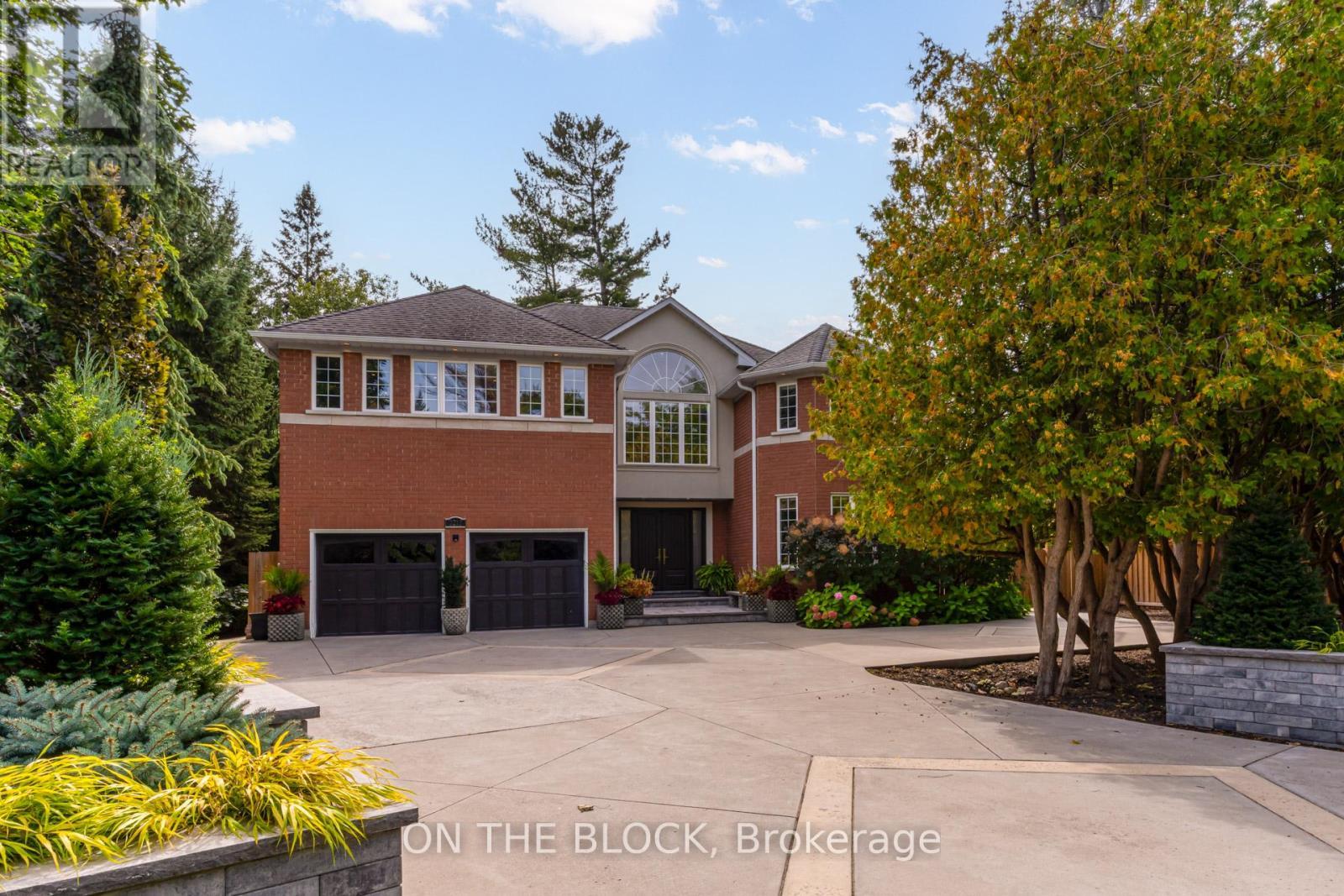 2212 Oneida Court, Mississauga, ON - Outdoor With Facade