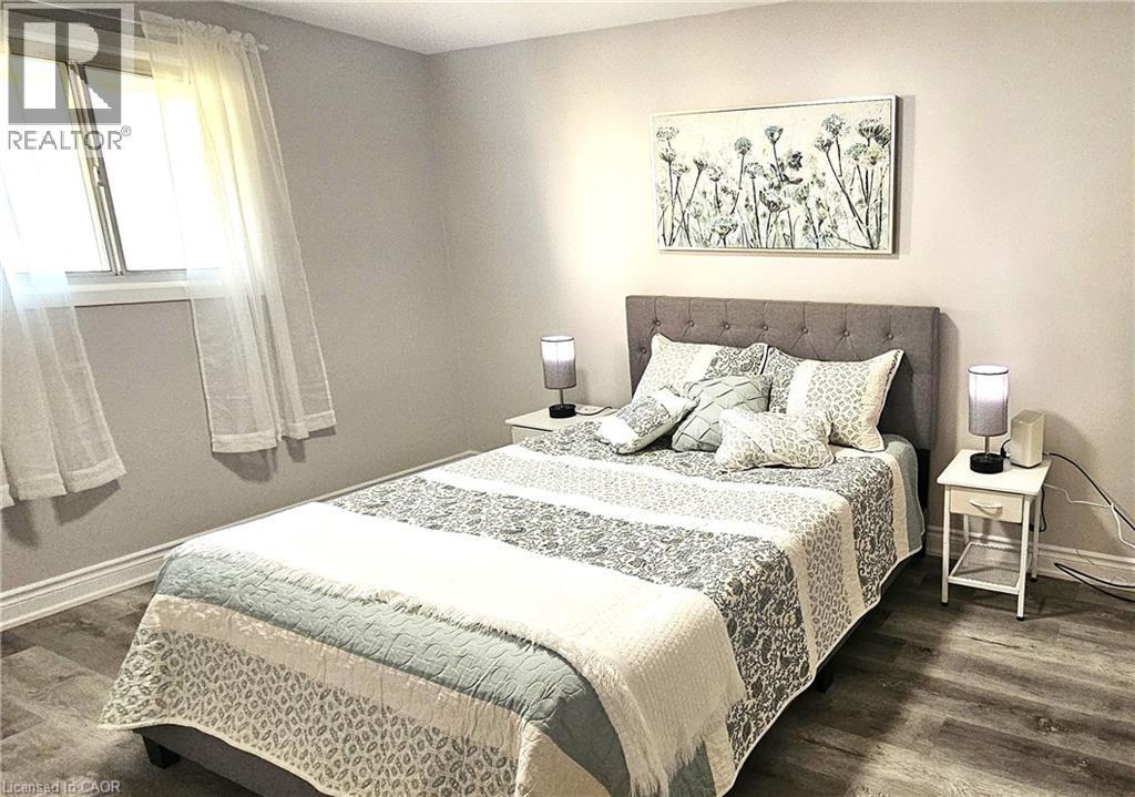 532 Montrave Avenue, Oshawa, ON - Indoor Photo Showing Bedroom