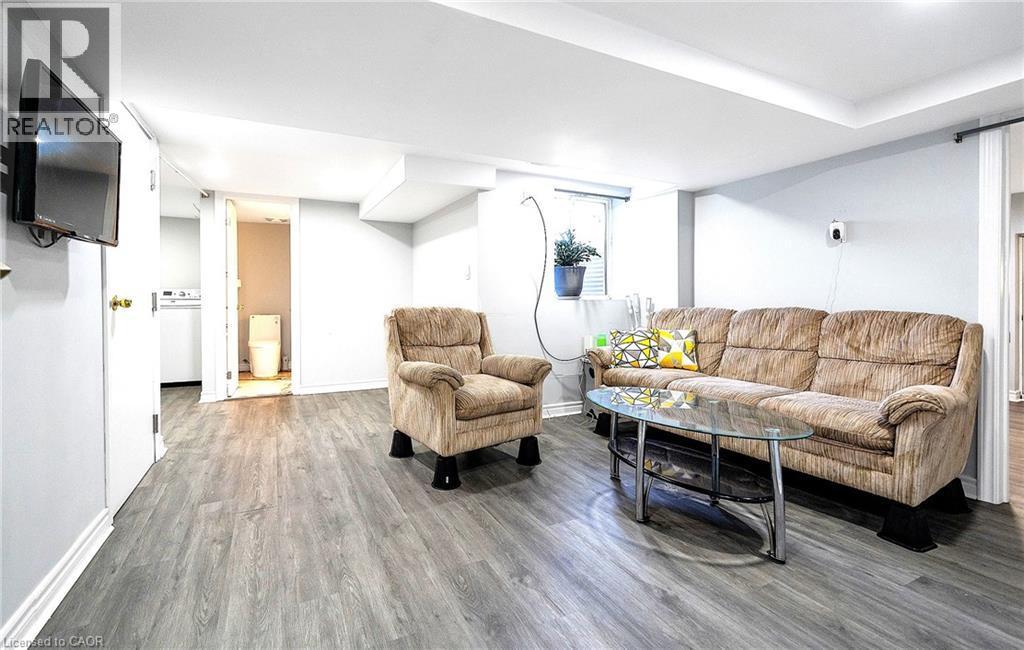 532 Montrave Avenue, Oshawa, ON - Indoor Photo Showing Living Room