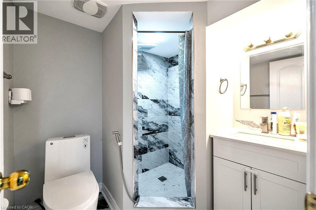 532 Montrave Avenue, Oshawa, ON - Indoor Photo Showing Bathroom