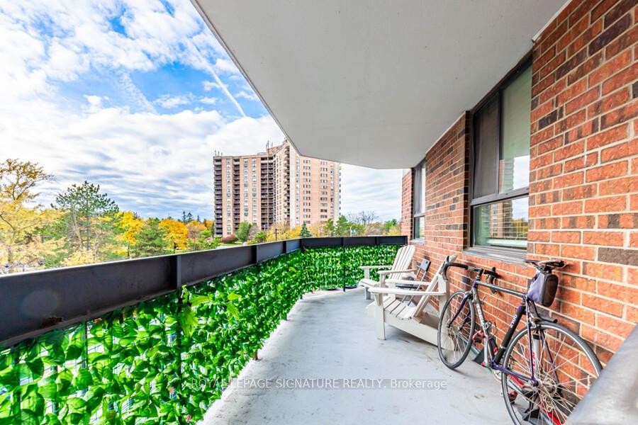 305-236 Albion Road, Toronto, ON - Outdoor With Exterior