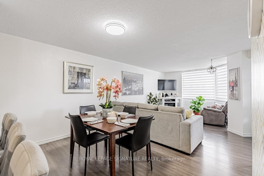 305-236 Albion Road, Toronto, ON - Indoor