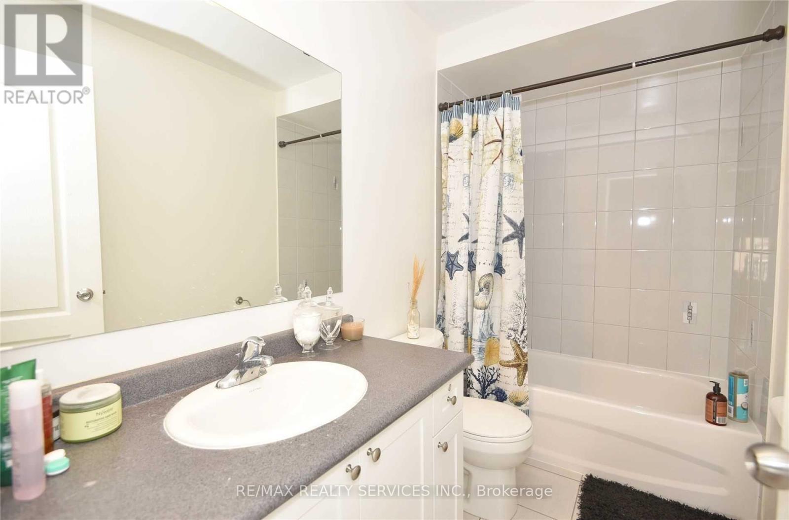 43 Sussexvale Drive, Brampton, ON - Indoor Photo Showing Bathroom