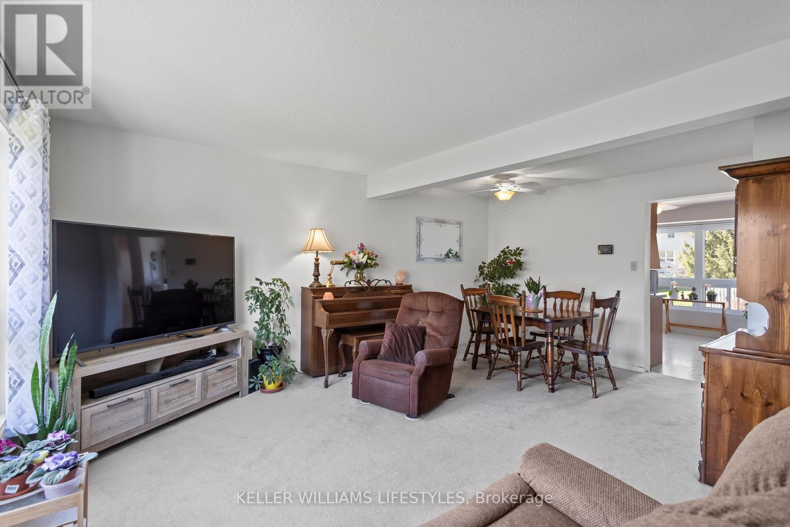 23 - 536 Third Street, London East (East H), ON - Indoor Photo Showing Living Room