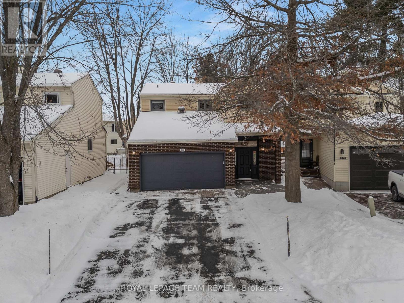 3831 Autumnwood Street, Ottawa, ON - Outdoor With Facade