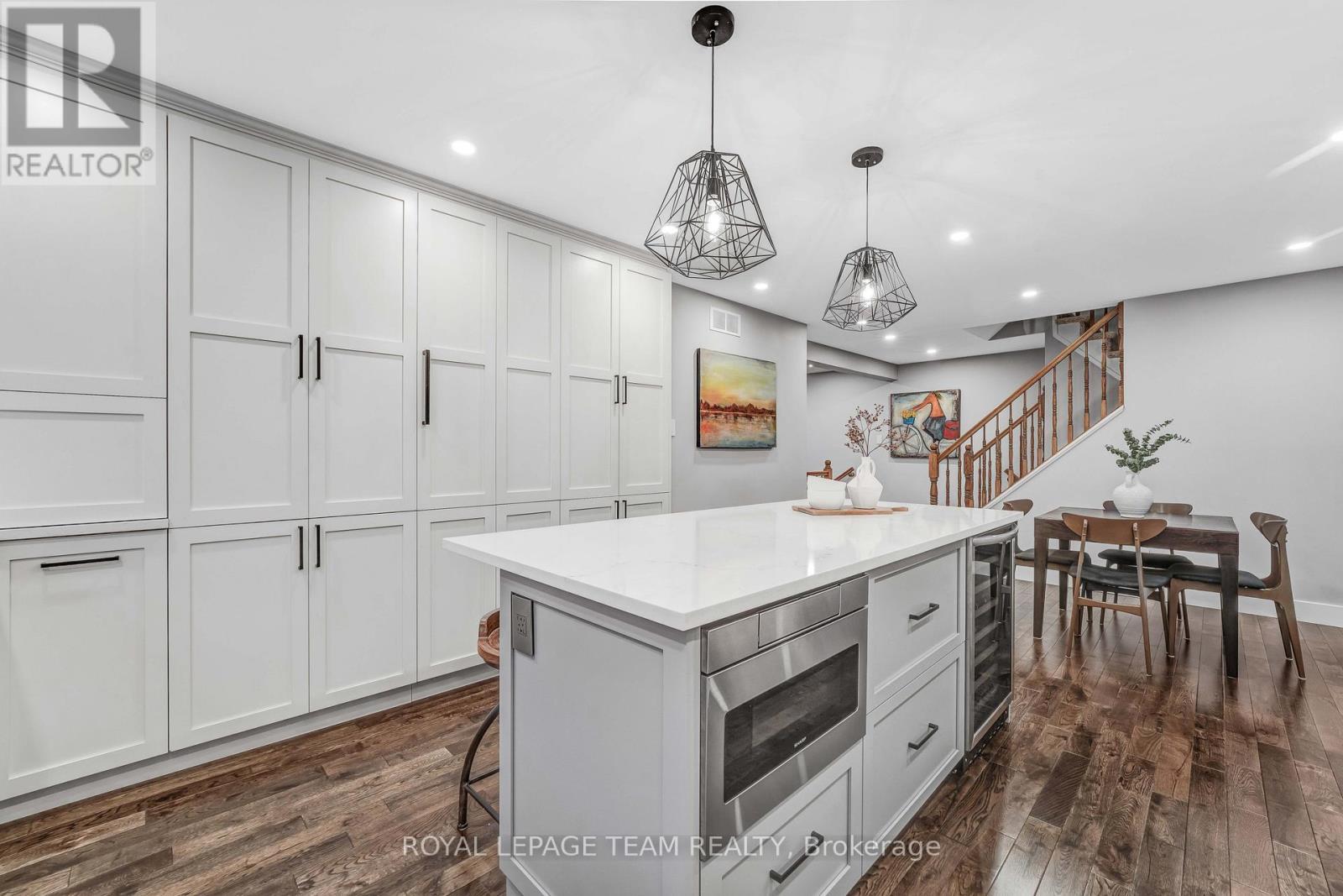 3831 Autumnwood Street, Ottawa, ON - Indoor