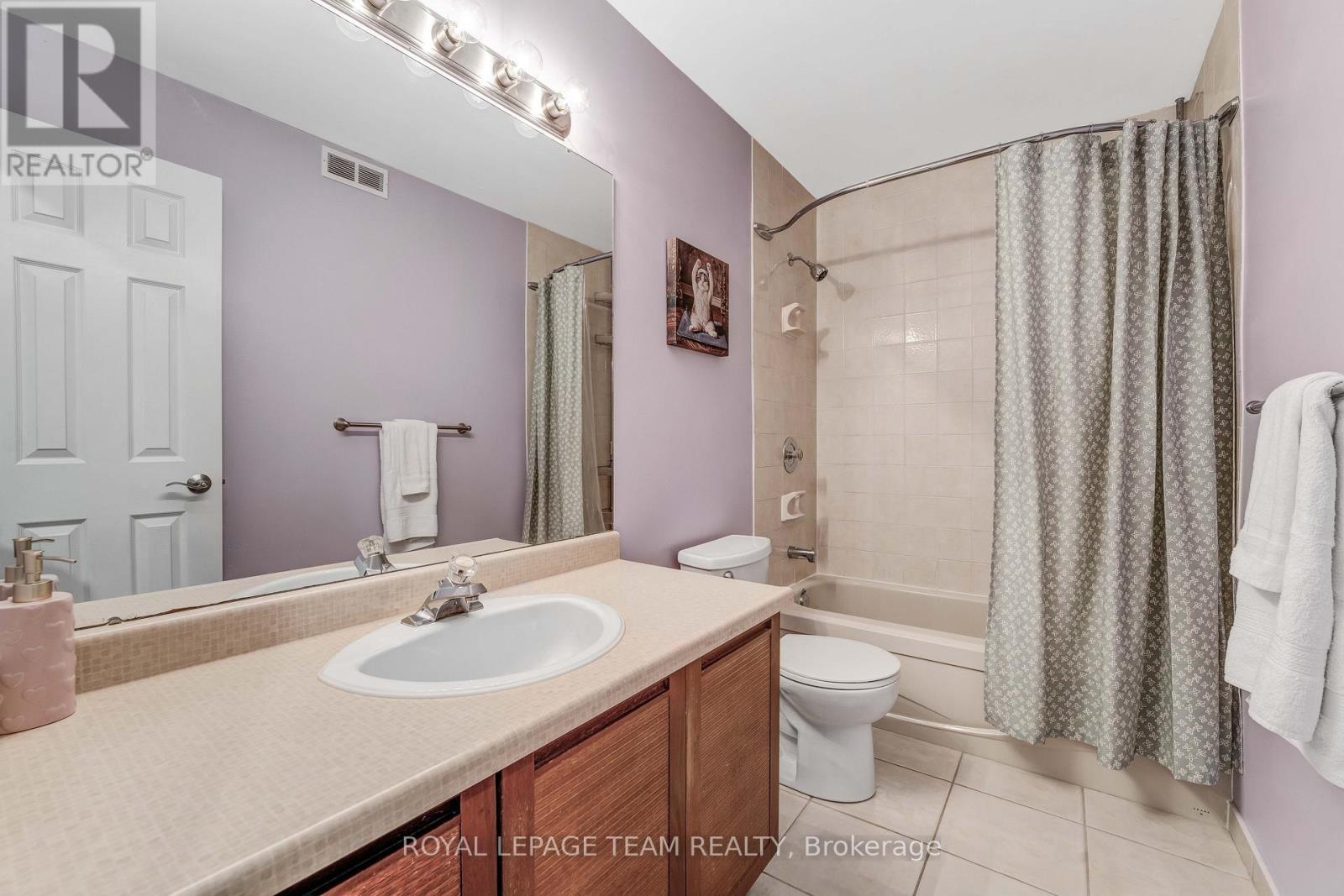 3831 Autumnwood Street, Ottawa, ON - Indoor Photo Showing Bathroom