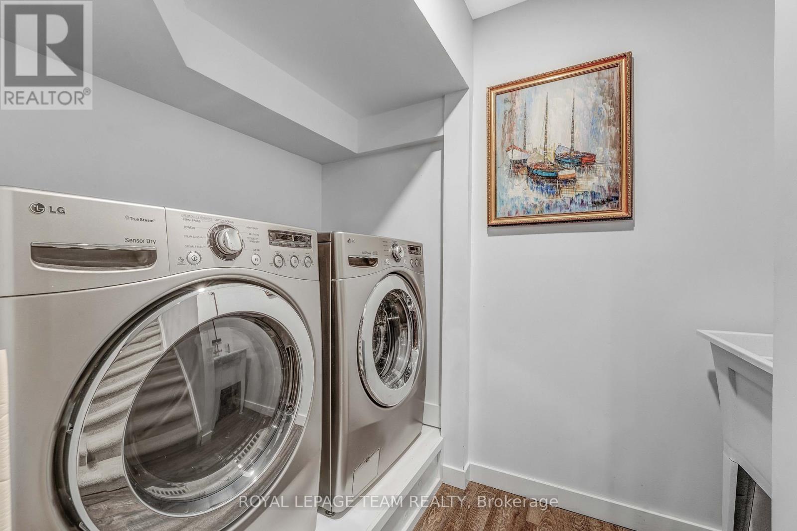 3831 Autumnwood Street, Ottawa, ON - Indoor Photo Showing Laundry Room