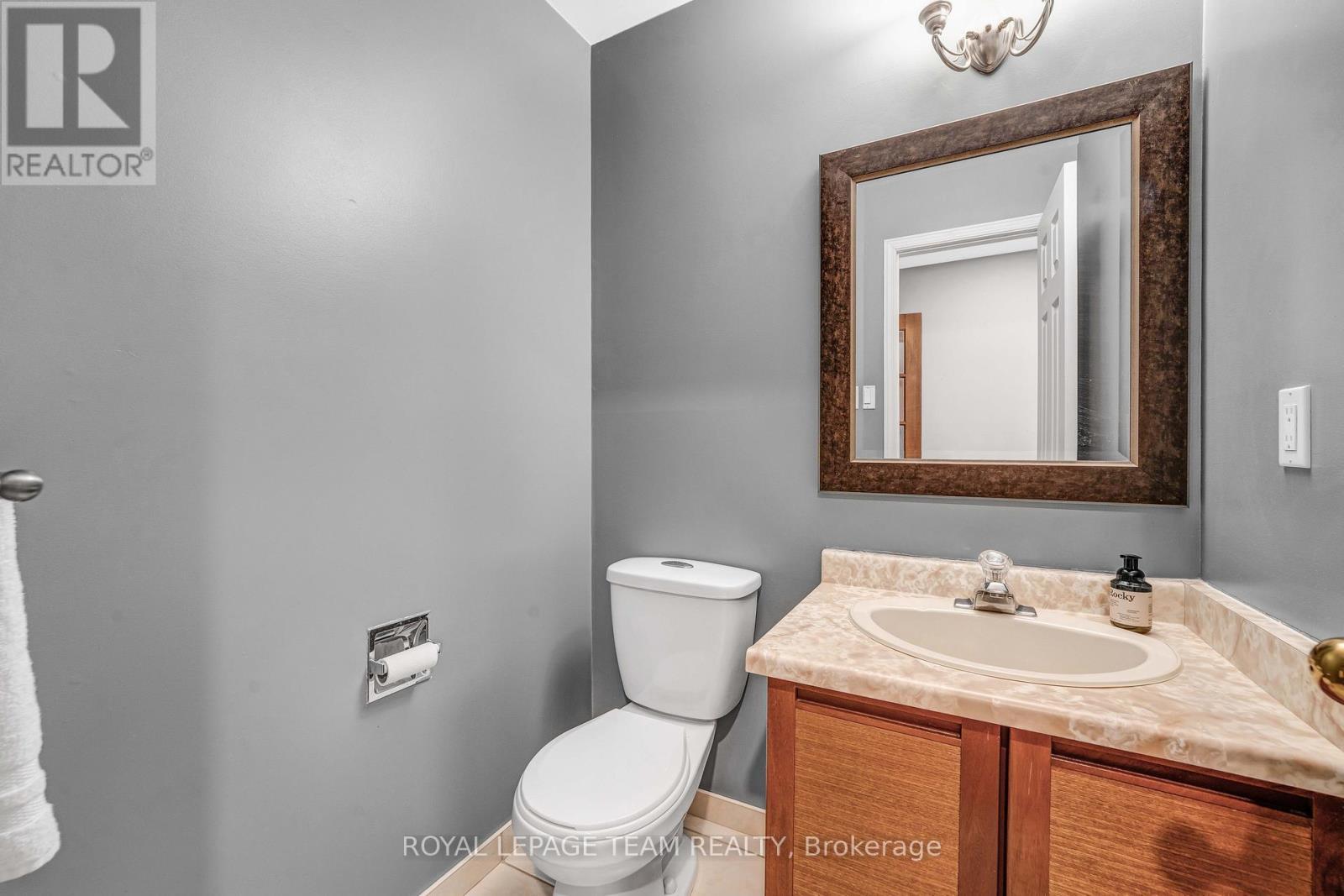 3831 Autumnwood Street, Ottawa, ON - Indoor Photo Showing Bathroom