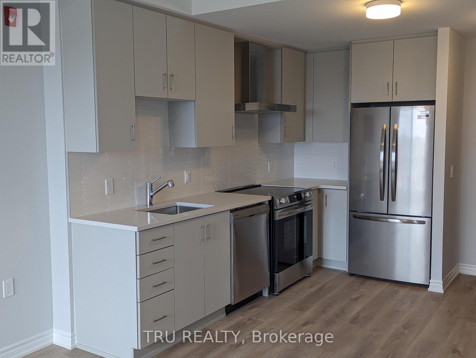 417 - 1350 Hemlock Road, Ottawa, ON - Indoor Photo Showing Kitchen