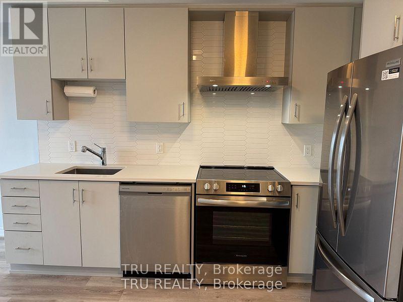 417 - 1350 Hemlock Road, Ottawa, ON - Indoor Photo Showing Kitchen