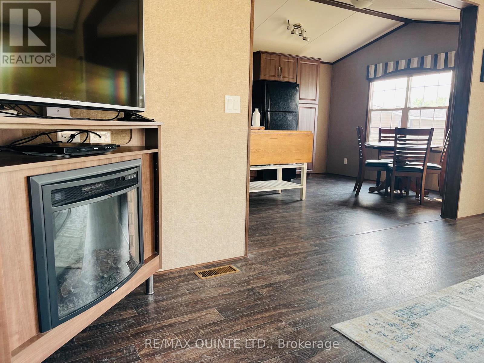 8 Cricket Ln - 486 County Road 18, Prince Edward County (Athol Ward), ON - Indoor