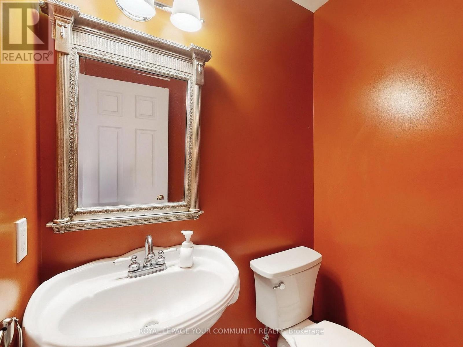 12 Bilberry Crescent, Richmond Hill, ON - Indoor Photo Showing Bathroom