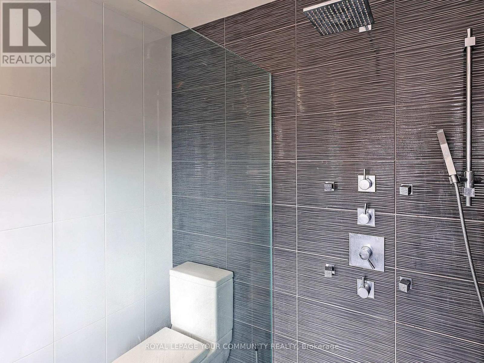 12 Bilberry Crescent, Richmond Hill, ON - Indoor