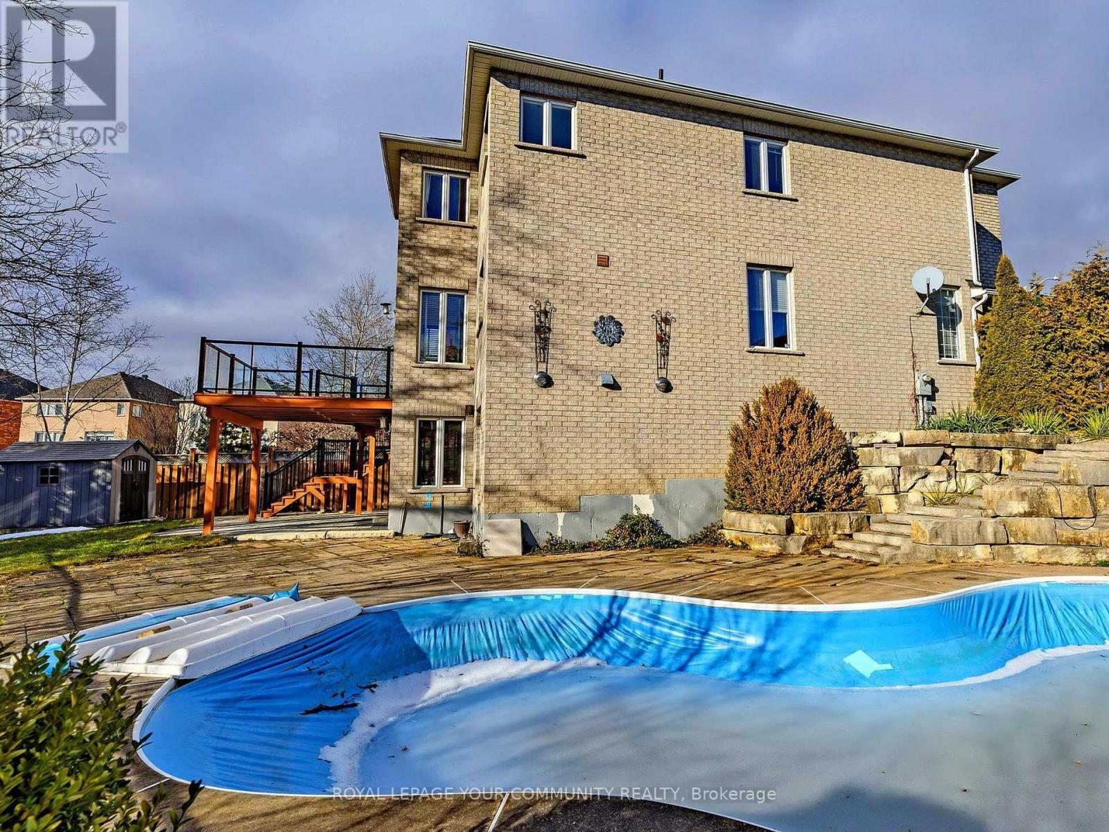 12 Bilberry Crescent, Richmond Hill, ON - Outdoor With In Ground Pool