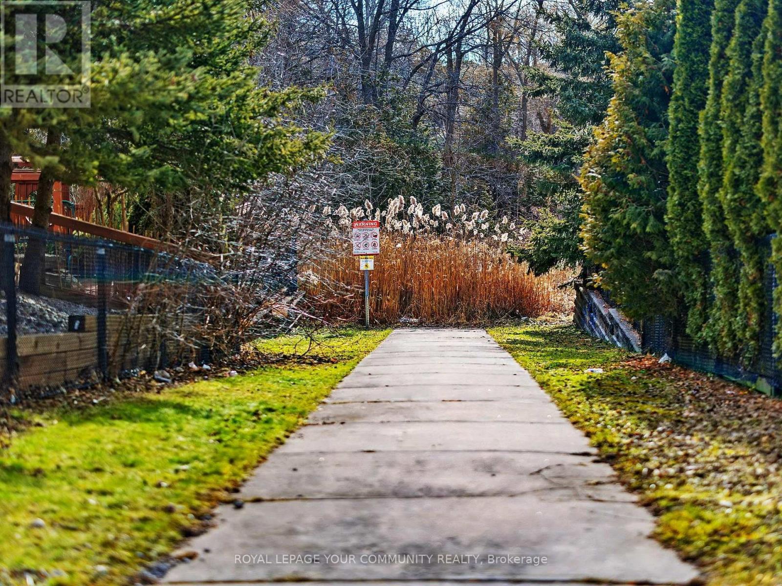 12 Bilberry Crescent, Richmond Hill, ON - Outdoor