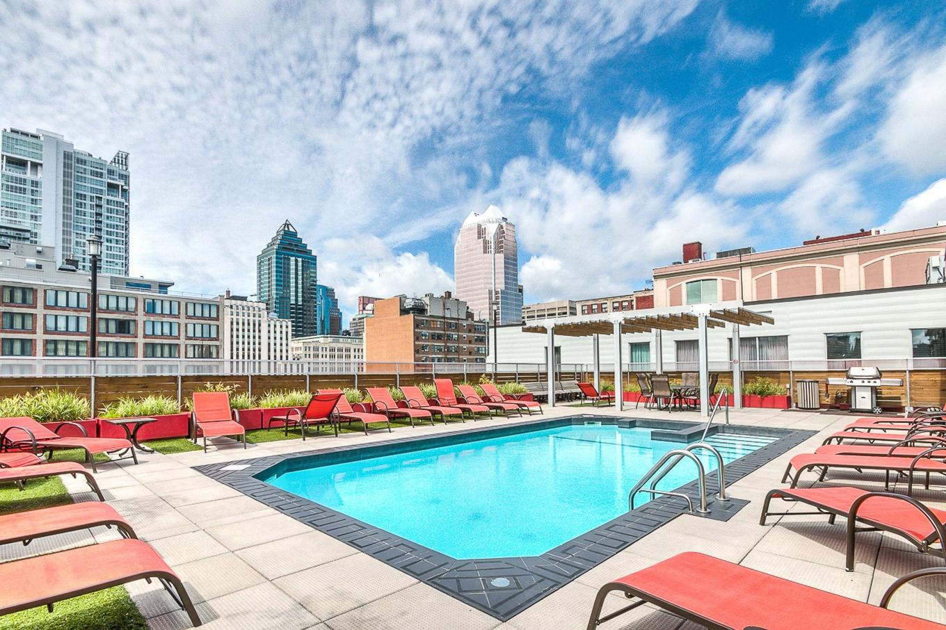 Pool - 119-1200 Rue St-Alexandre, Montréal (Ville-Marie), QC - Outdoor With In Ground Pool