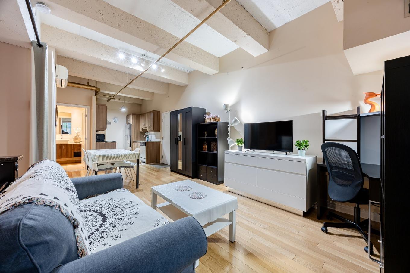 Living room - 119-1200 Rue St-Alexandre, Montréal (Ville-Marie), QC - Indoor