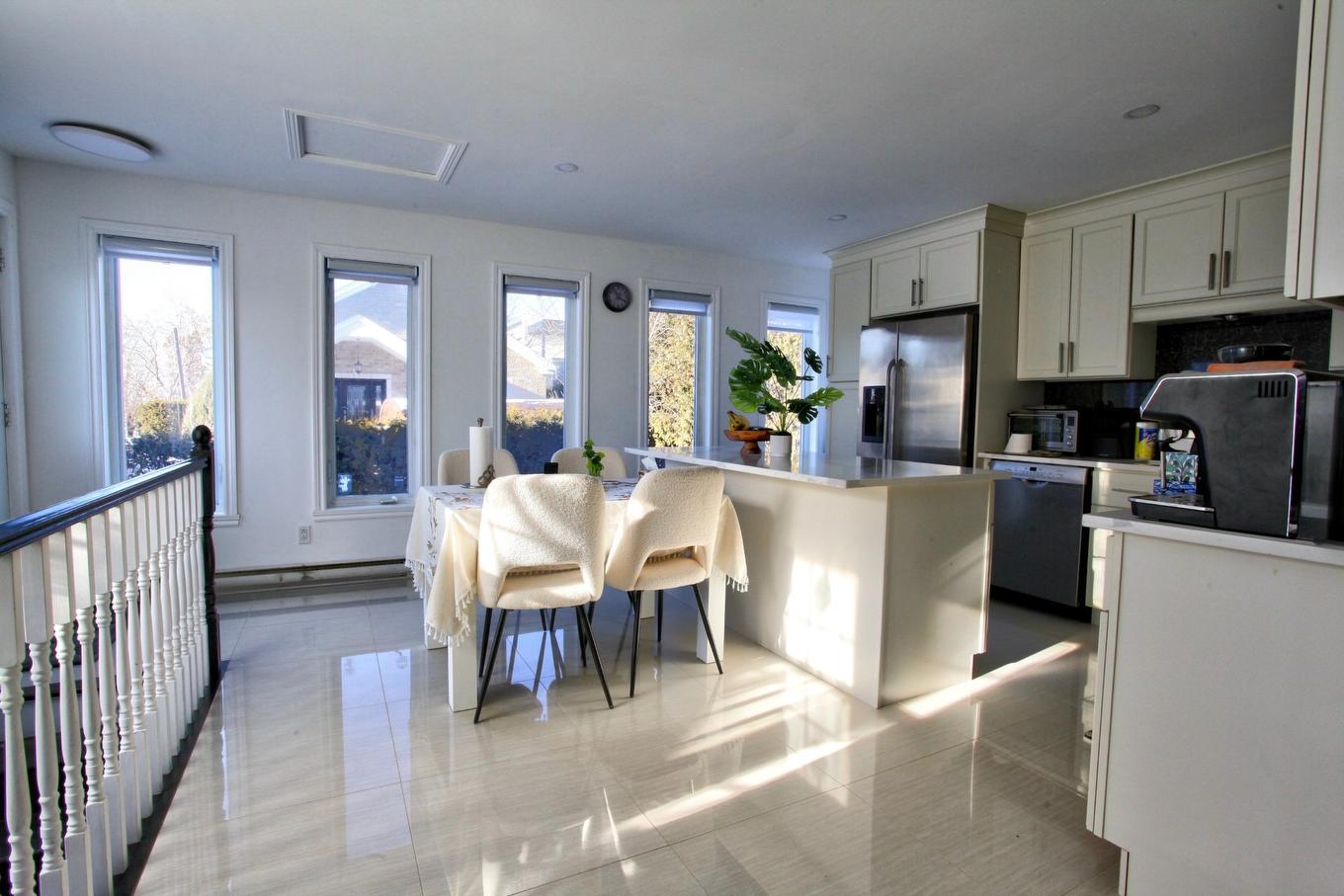 Dining room - 9040 Boul. Marie-Victorin, Brossard, QC - Indoor